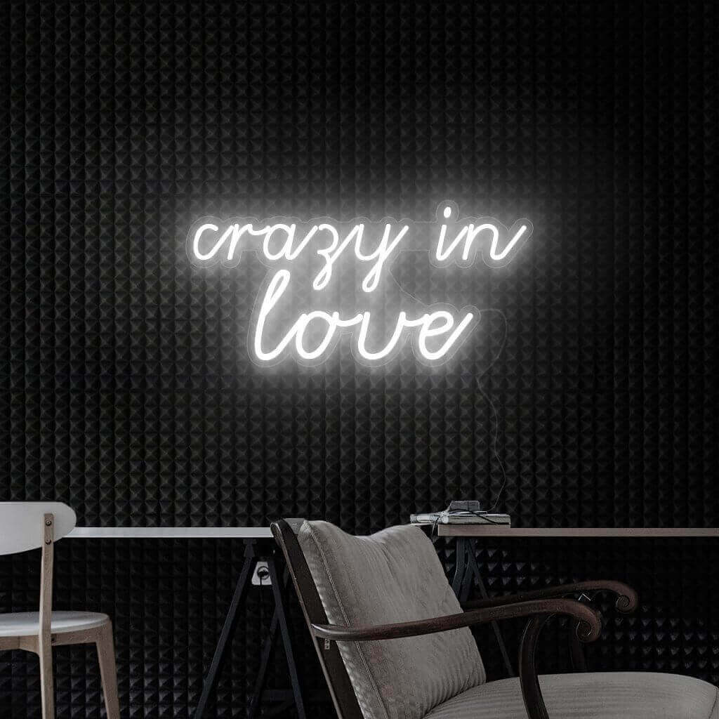 NEONMONKI_crazy_in_love_led_schriftzug_leuchtschriftzug