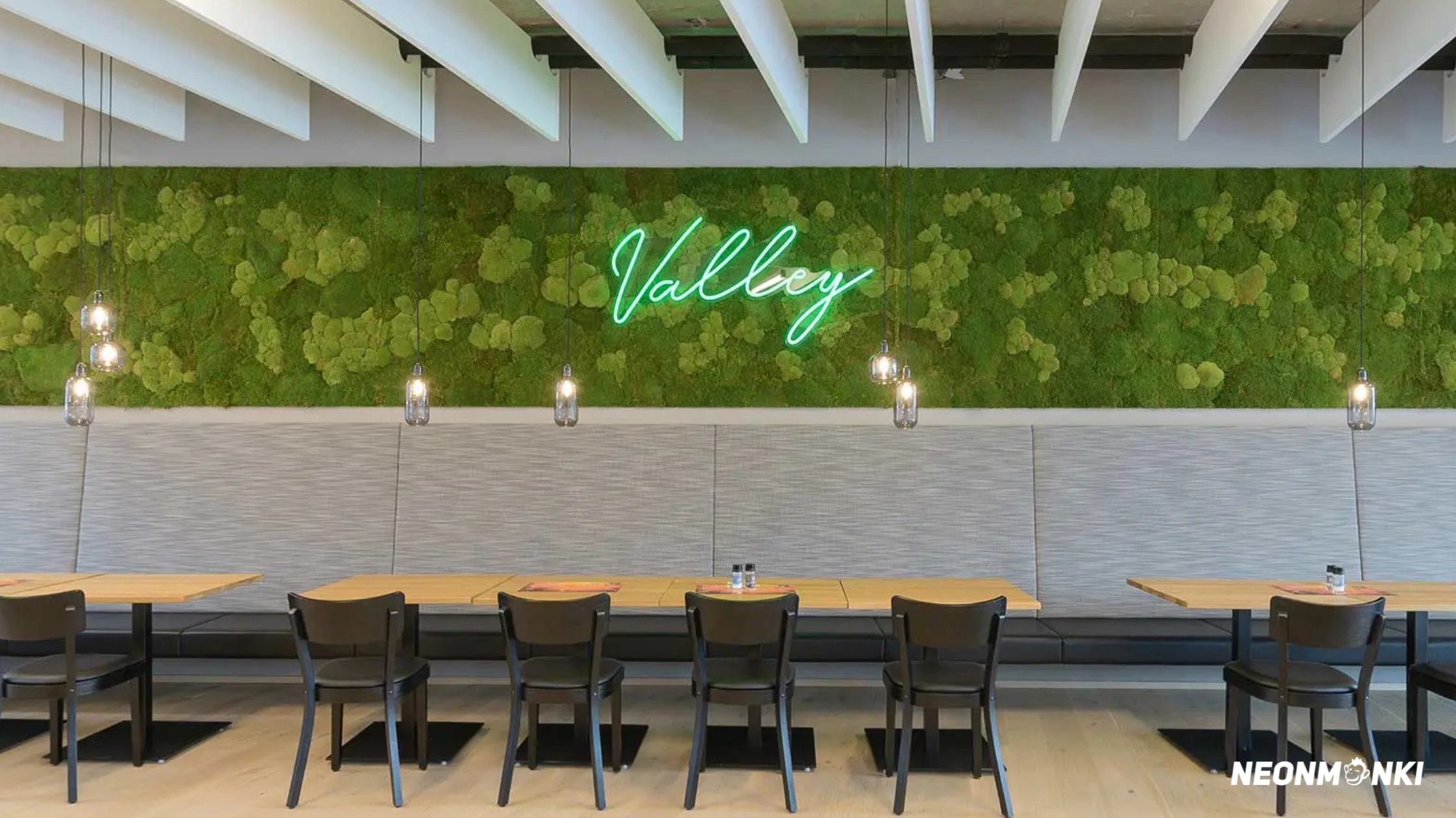 NEONMONKI_mooswand_oder_moosbild